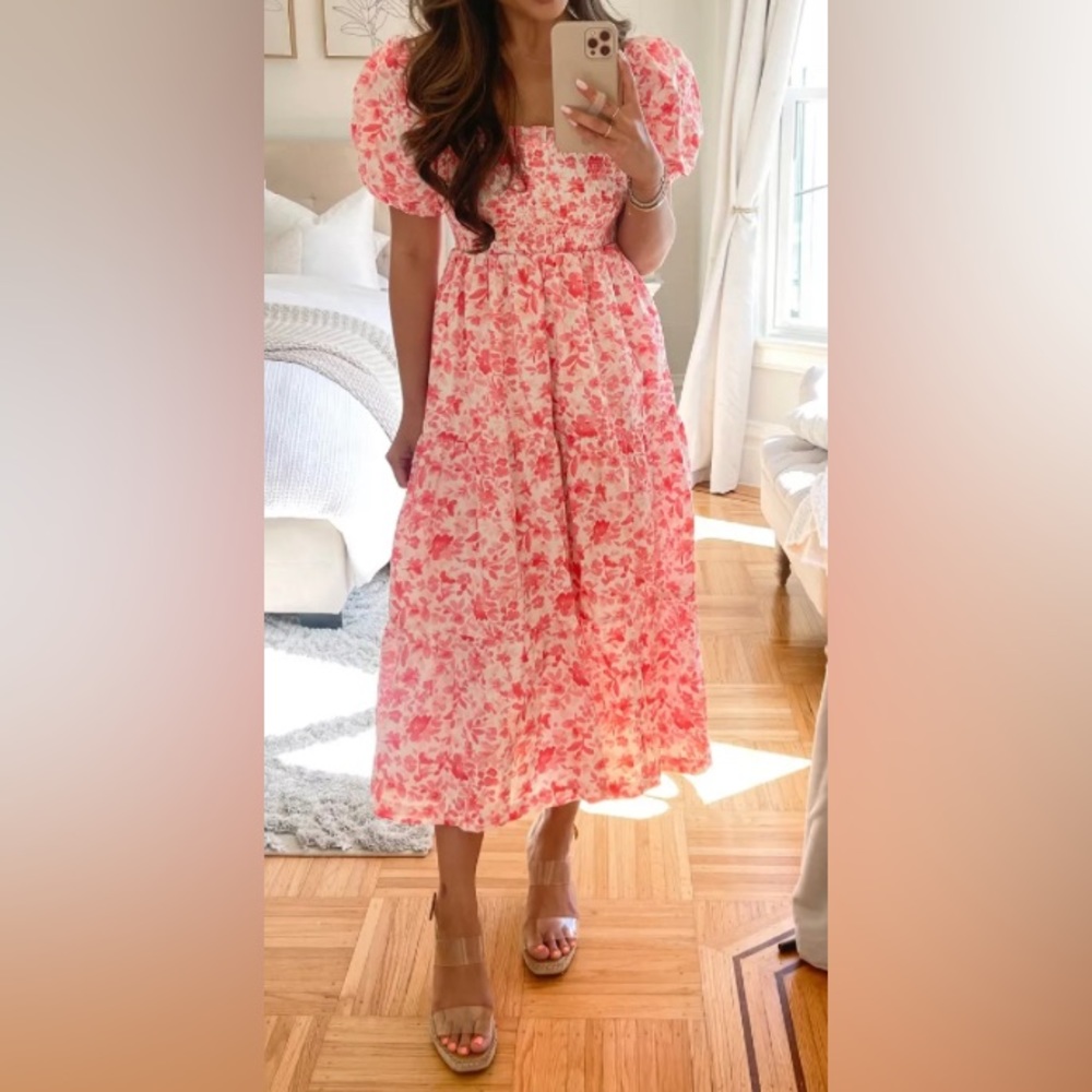Poplin floral midi dress. Size small. sold out everywhere. Never worn w/ tags.